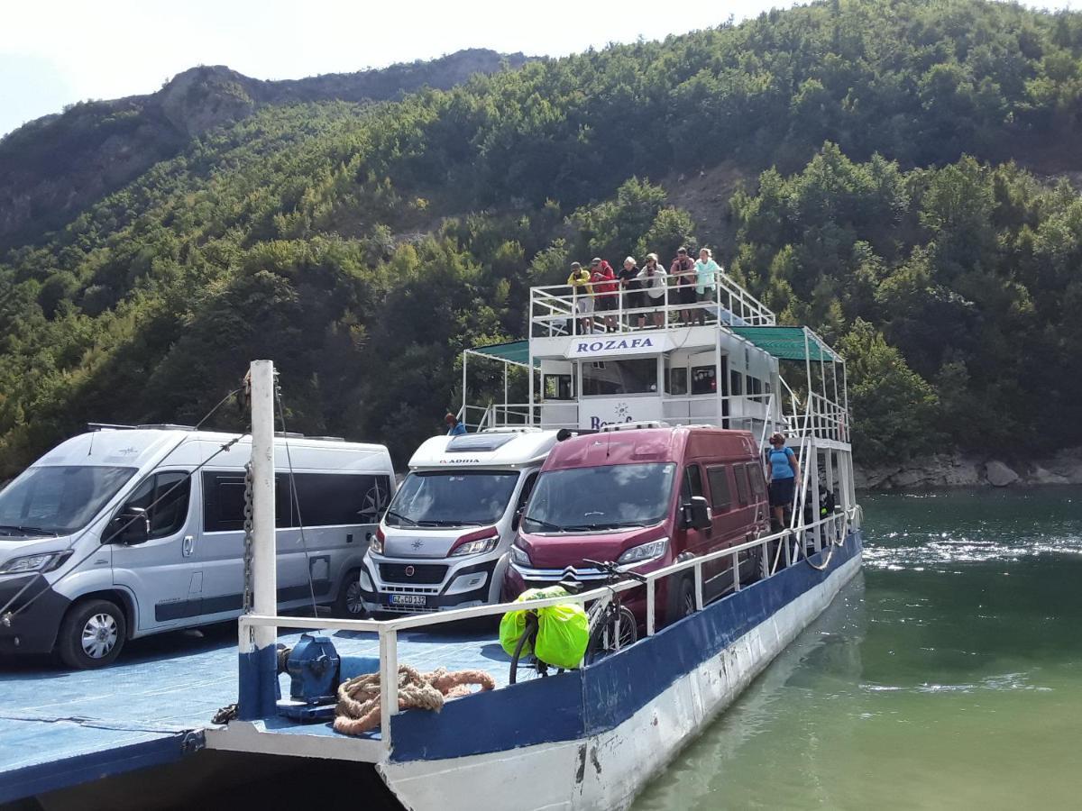 Rozafa Ferry & Accommodation Koman Exterior foto