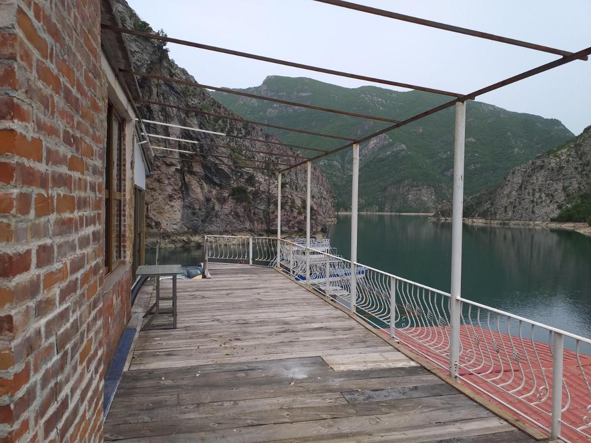 Rozafa Ferry & Accommodation Koman Exterior foto